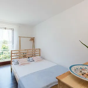 Ferienhaus Casa Flora 3-minutes' Walk From The, Novigrad Istria